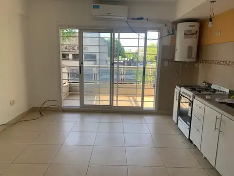 Alquiler  Departamento 2 ambientes al frente  en Liniers.
