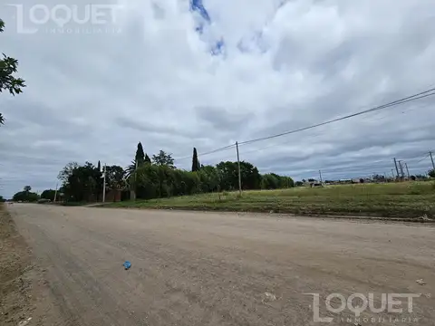 Lote financiado. 50 % de entrega y 12 cuotas.