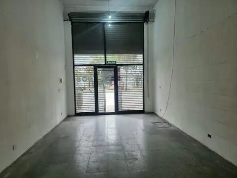Av Hipolito Yrigoyen 1600