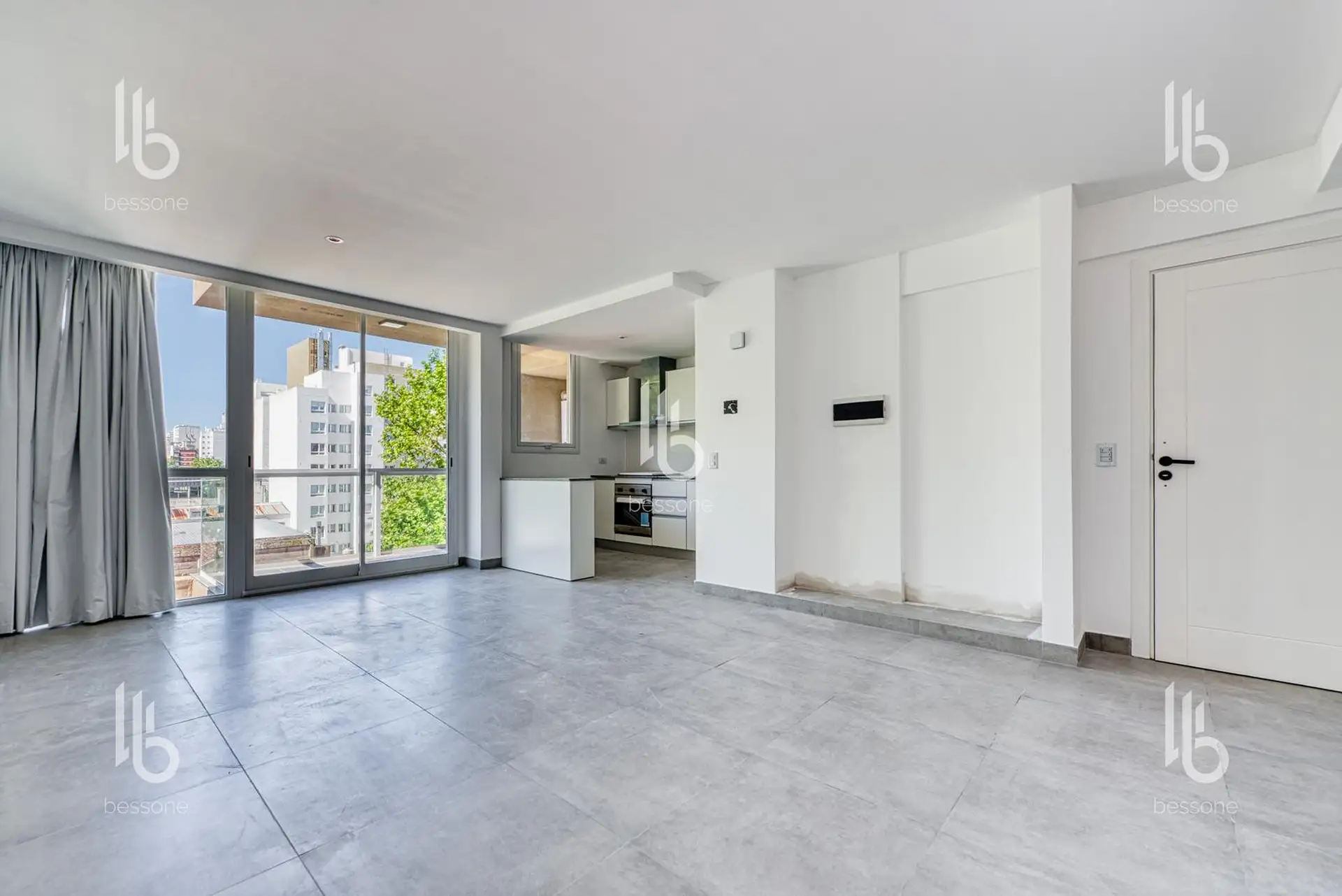 Departamento 3 amb, 82m² con cochera descubierta — Plaza Mitre
