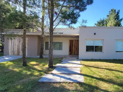 Casa en Venta 4 Dormitorios en Costa Esmeralda Barrio Residencial Barrio Privado