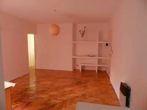 Depto Tipo Casa en Alquiler 50 años