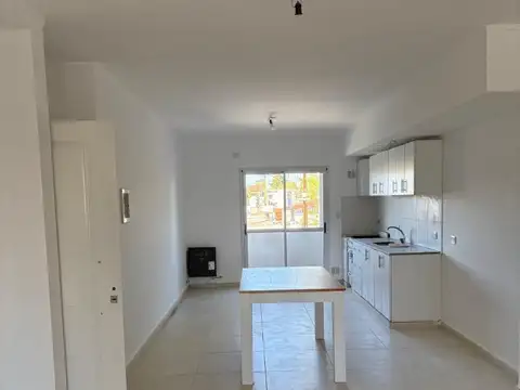 Venta de departamento dos dormitorios, Los Hornos, La Plata
