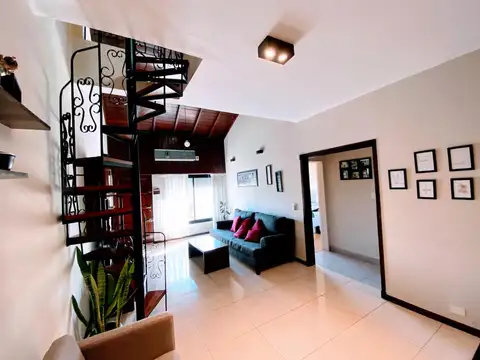 Depto Tipo Casa 4 ambientes con 2 baños