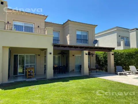 Casa amoblada de 4 dormitorios en alquiler