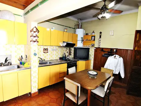 Casa 3 ambientes con 1 baño