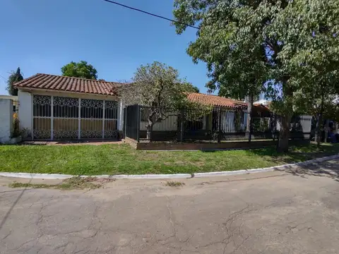 Casa  en venta en Ciudad Evita