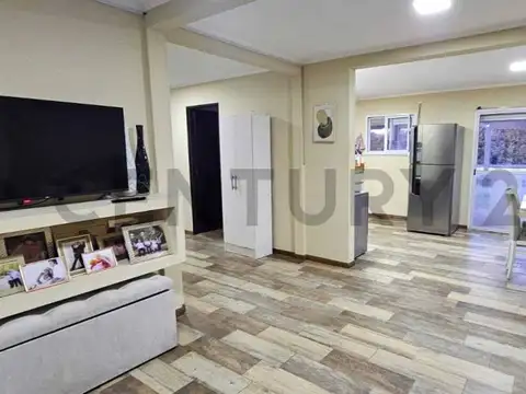 Casa en venta en La Plata de tres dormitorios en Parque Sicardi