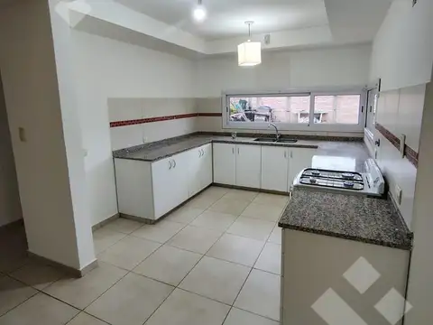 Casa 1 Dormitorio en General Fernandez Oro- Apto Credito