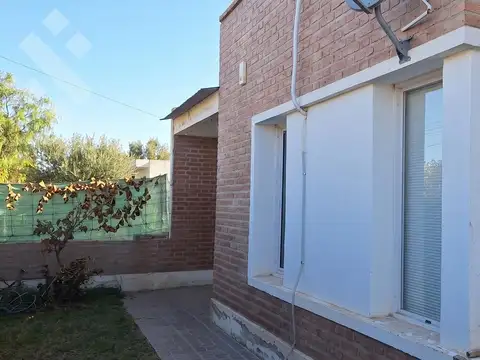 Casa 2 ambientes con 1 baño