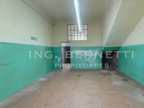 Galpón sobre 8,66 x 25 mts - Excelente ubicación -