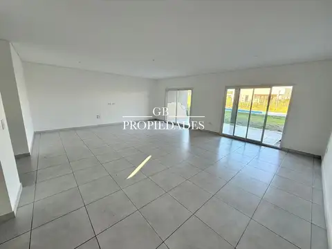 Casa en Alquiler en Pilar del Este - Santa Lucia, USD 1.250
