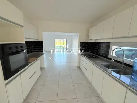 Venta de Casa  4 ambientes en Santa Lucia, Pilar