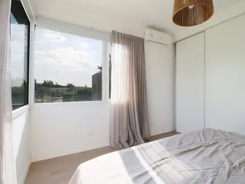 VENTA CASA 6 AMB A LAGUNA EN BARRIO SAN FRANCISCO