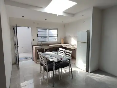 Casa 3 ambientes con 1 baño