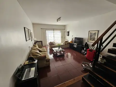 Depto Tipo Casa 5 ambientes con 3 baños