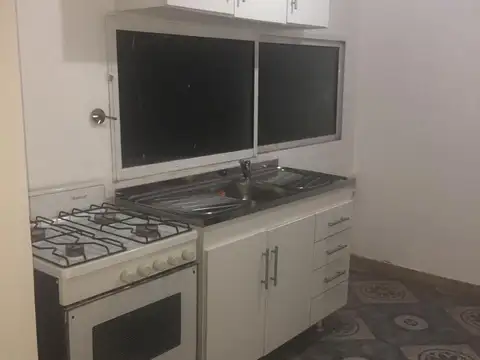 Casa en Alquiler en Castelar Norte, $ 850.000