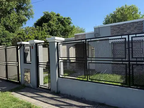 Casa 3 ambientes en alquiler Castelar Norte