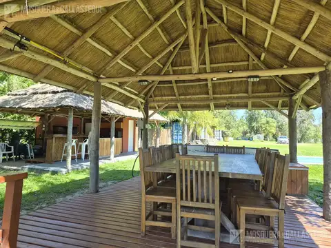 Casa 7 ambientes con 5 baños