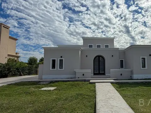 ALQUILER ANUAL  | Casa Medal Countyr Club | 1 Planta