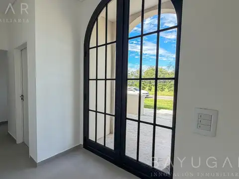 Casa 5 ambientes con 3 baños