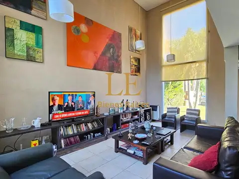 Casa 7 ambientes con 3 baños