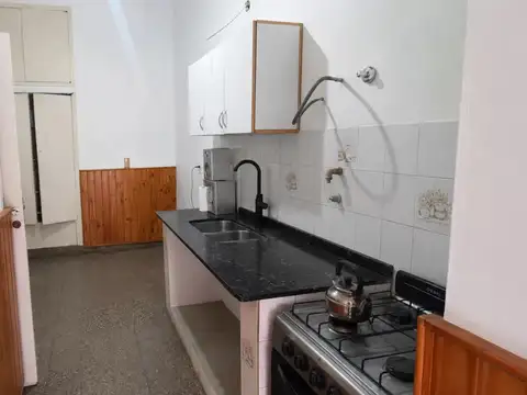 Casa 4 ambientes con 1 baño
