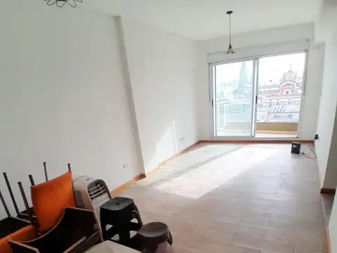 Castro Barros 132 , Piso 8