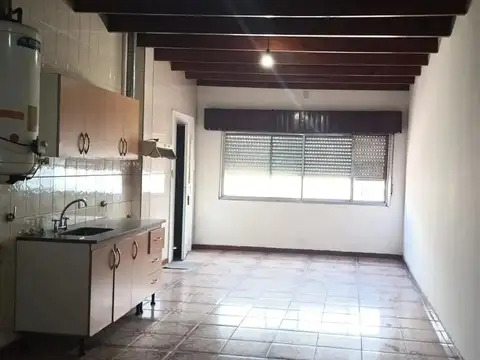 Comandante Granville 604 , Piso PB