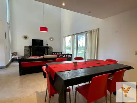 Casa en Venta con 1 cochera