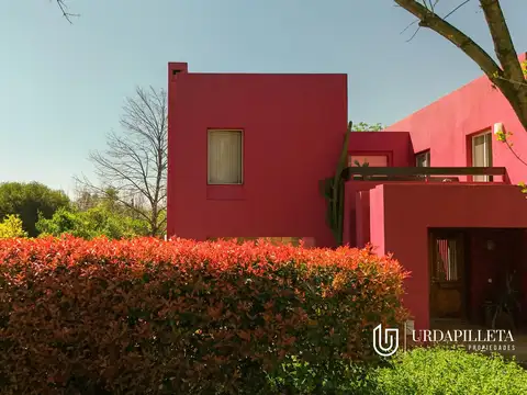 Casa en Venta con 4 cocheras