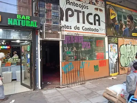 Local Apto Todo Rubro en Congreso Av. Rivadavia al 2100