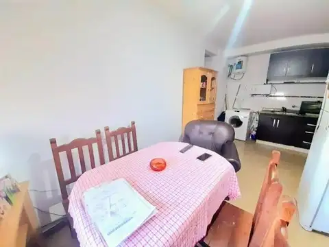 Depto Tipo Casa 2 ambientes con 1 baño