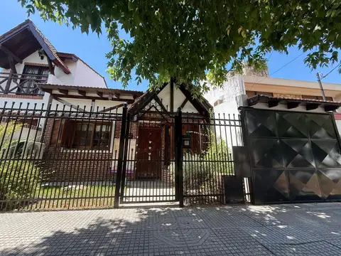 Casa 3 ambientes - castelar norte