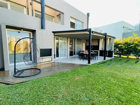 Casa en Alquiler con Muebles en Los Alisos, Nordelta