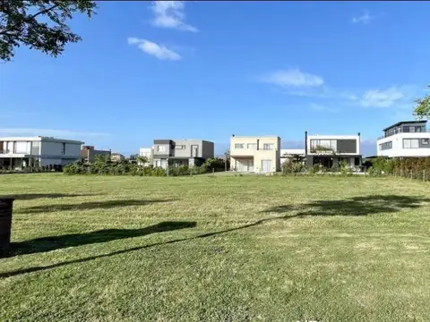 Venta Lote interno en Araucarias, Puertos del Lago, con orientación noroeste