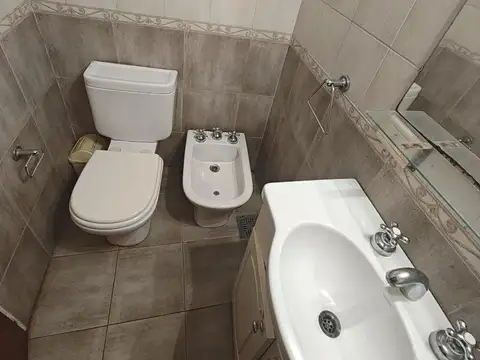 10 Y 530 100, Piso Pb