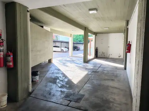 Cochera en venta Villa Saenz Peña cubierta amplia