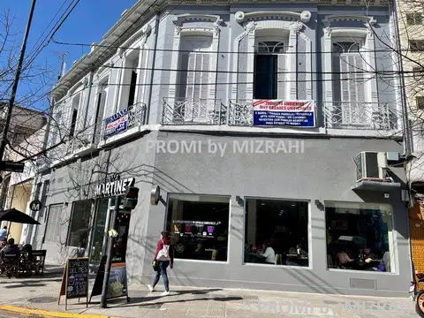 Av. San Martín al 2400 esquina Camarones