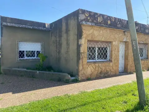 FRENTE a la PRÓXIMA ESTACIÓN DE TREN