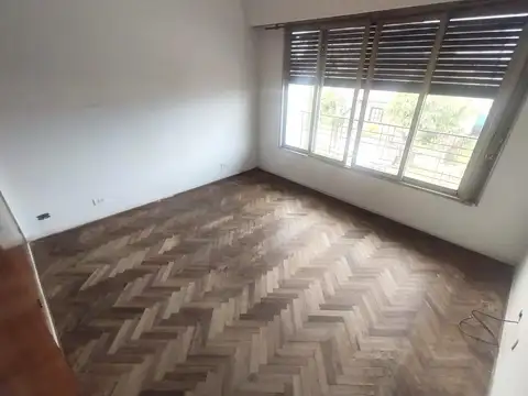 Depto Tipo Casa en Alquiler 50 años