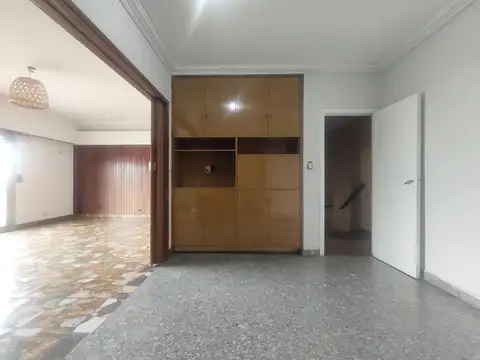 Depto Tipo Casa en Alquiler de 3 dormitorios