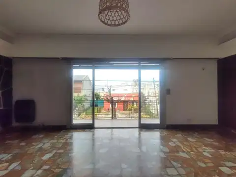 Depto Tipo Casa en Alquiler de 4 ambientes