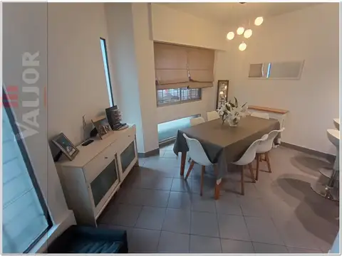 Venta Casa en lote propio 4 amb. V. Urquiza - 3 dormitorios, escritorio, play, terrazas, garage 