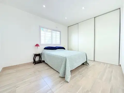 CASA REFACCIONADA A NUEVO - A 2 CUADRAS DE LA ESTACION