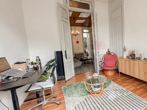 VENTA AMPLIA CASA + AMPLIO LOCAL EN CENTRO