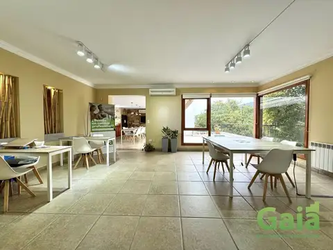 Casa 4 ambientes con 3 baños