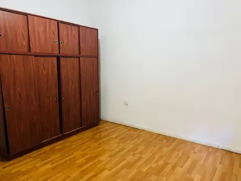 Depto Tipo Casa en Alquiler en Villa Lynch, $ 750.000