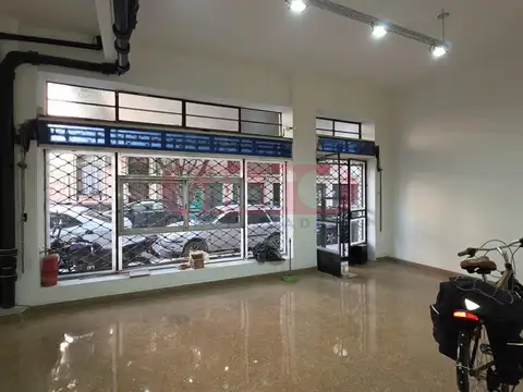 Local con sótano Monserrat