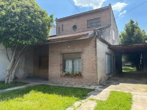 Casa en Venta en Isidro Casanova, USD 85.000